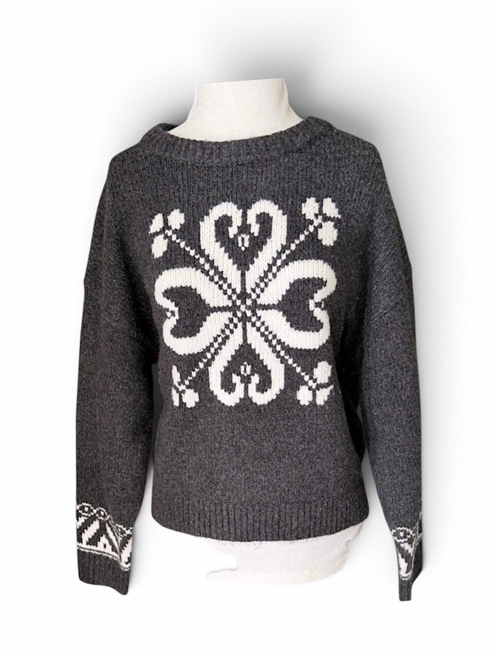Sundance Catalog Snow Haven
Nordic Snowflake intarsia Sweater, grey/cream sz PS